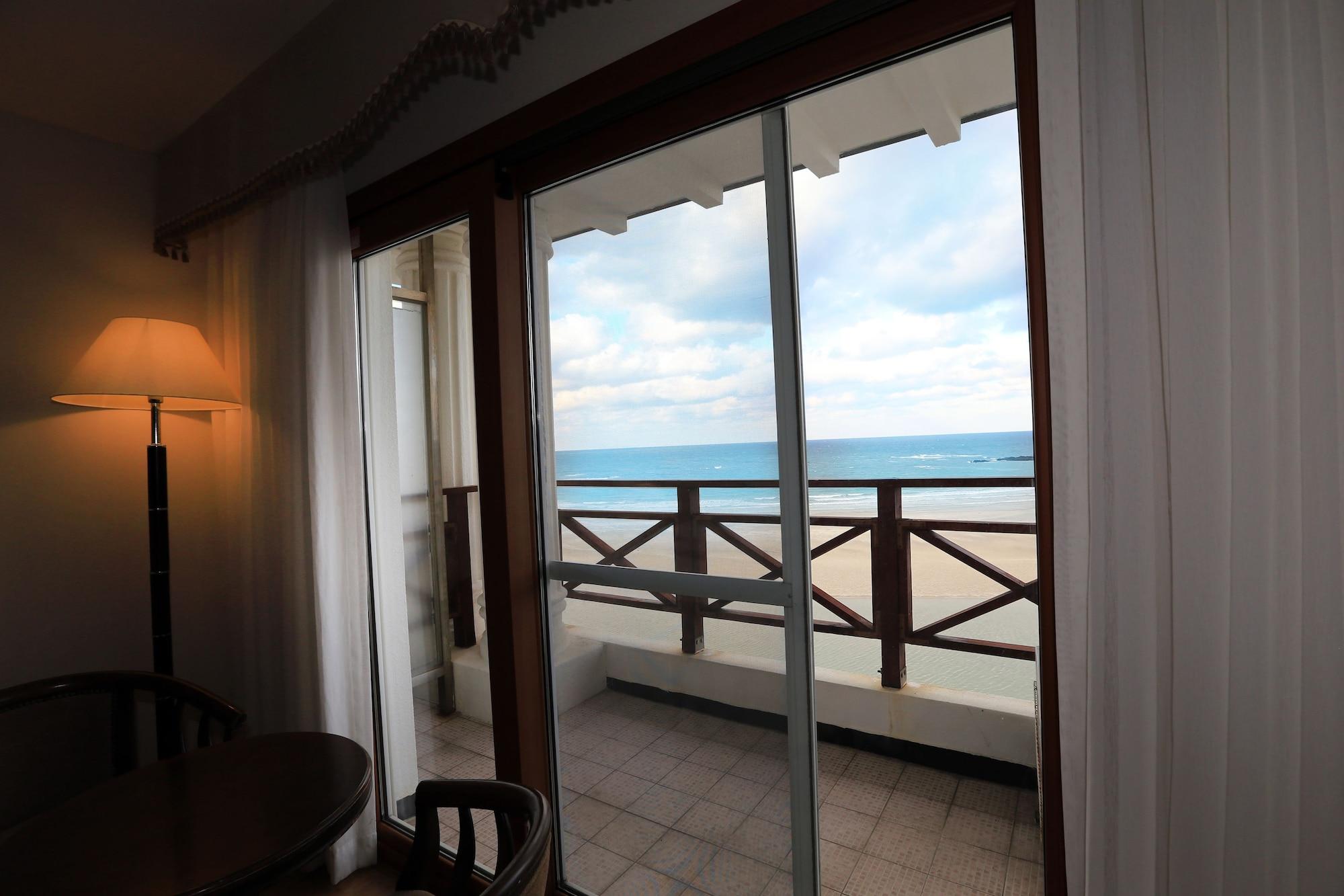 Ocean Grand Hotel Jeju Buitenkant foto
